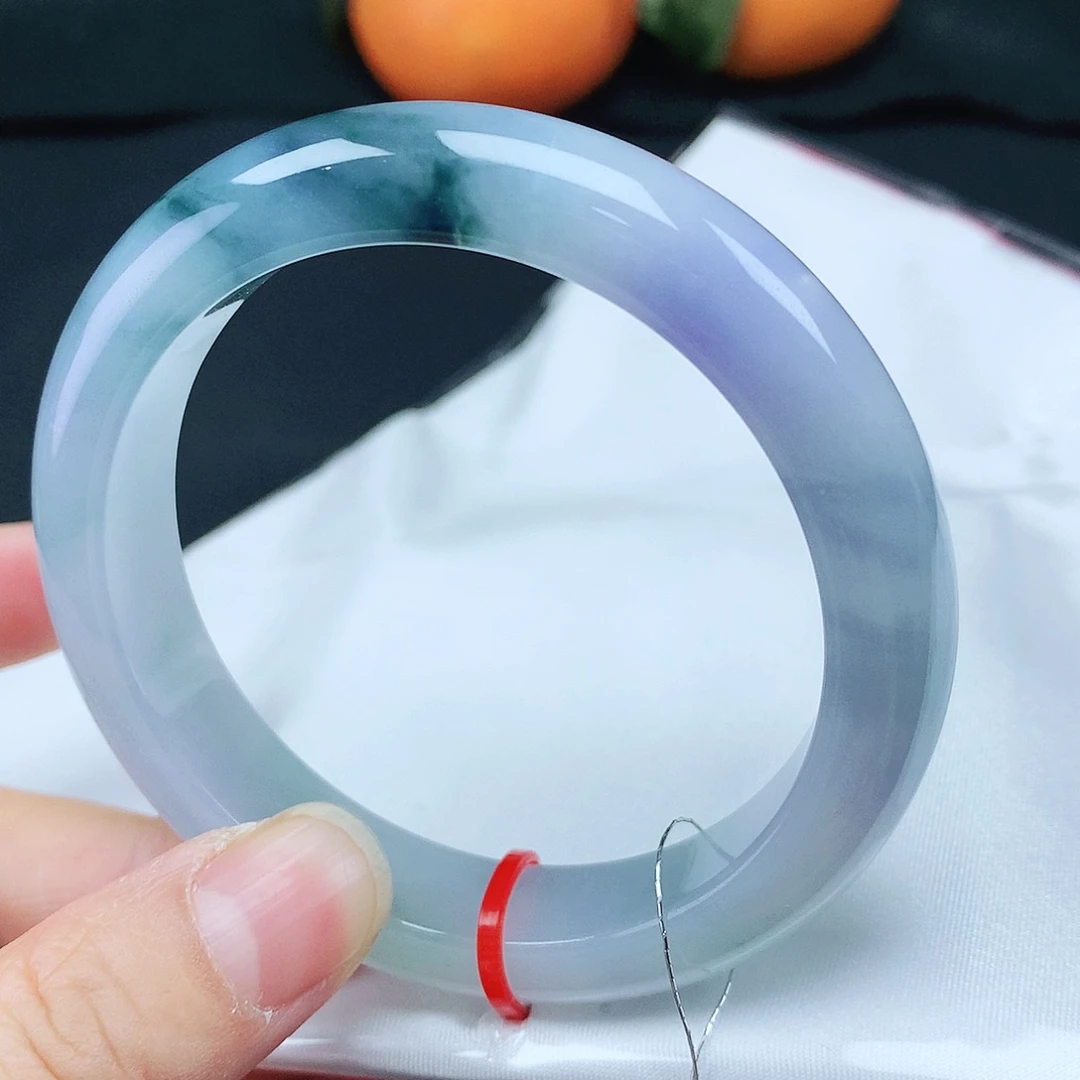 翡翠手镯未镶嵌56圈