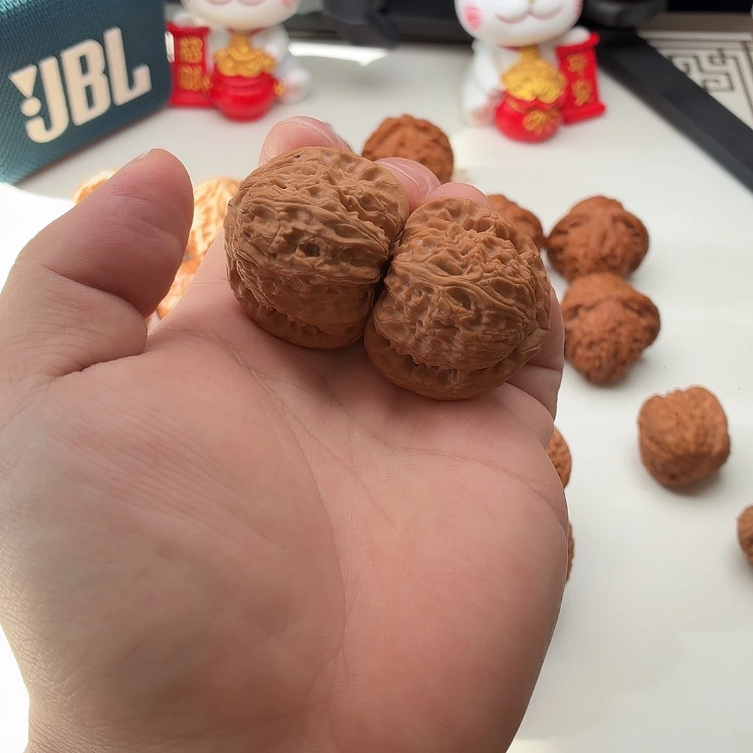 吊坠文玩核桃三角白