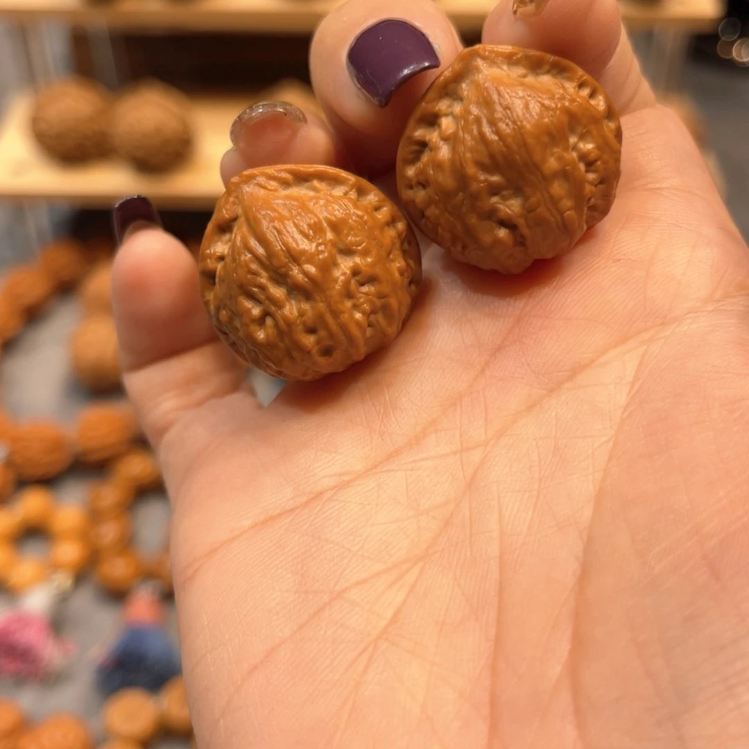 文玩核桃把件桃心小八棱