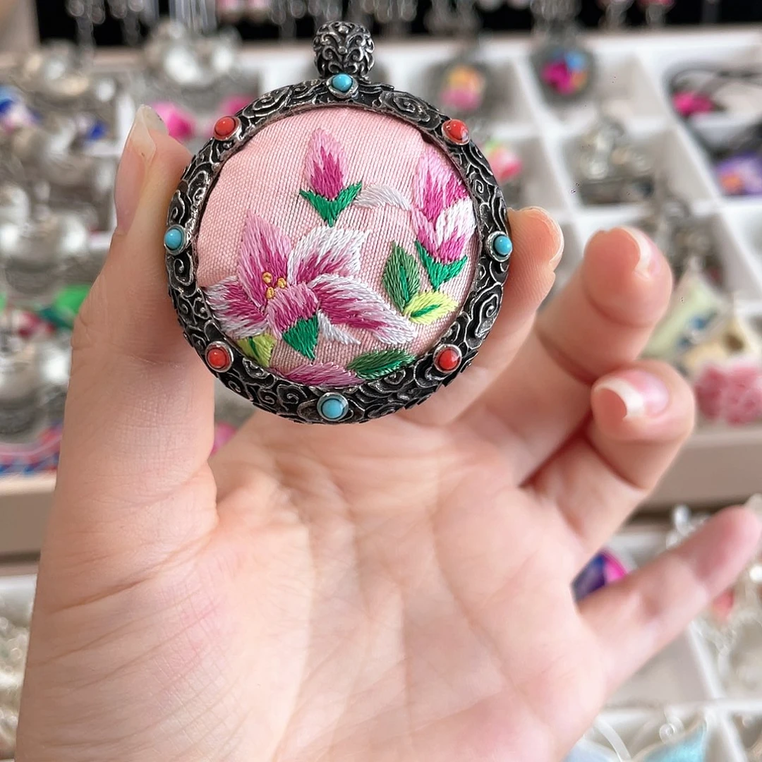 织绣非遗刺绣饰品