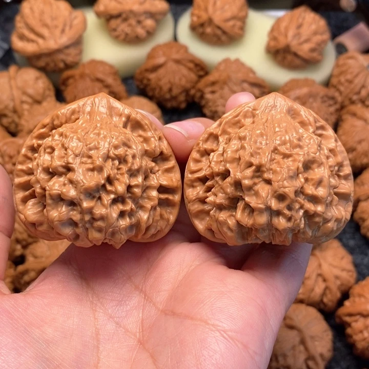 文玩核桃把件锅*头精品大官帽47