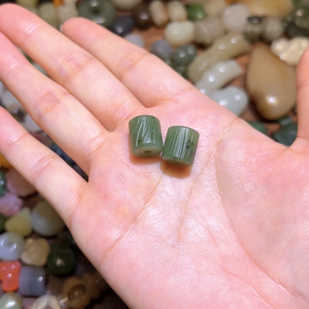 女***我未镶嵌和田玉珠宝半成品