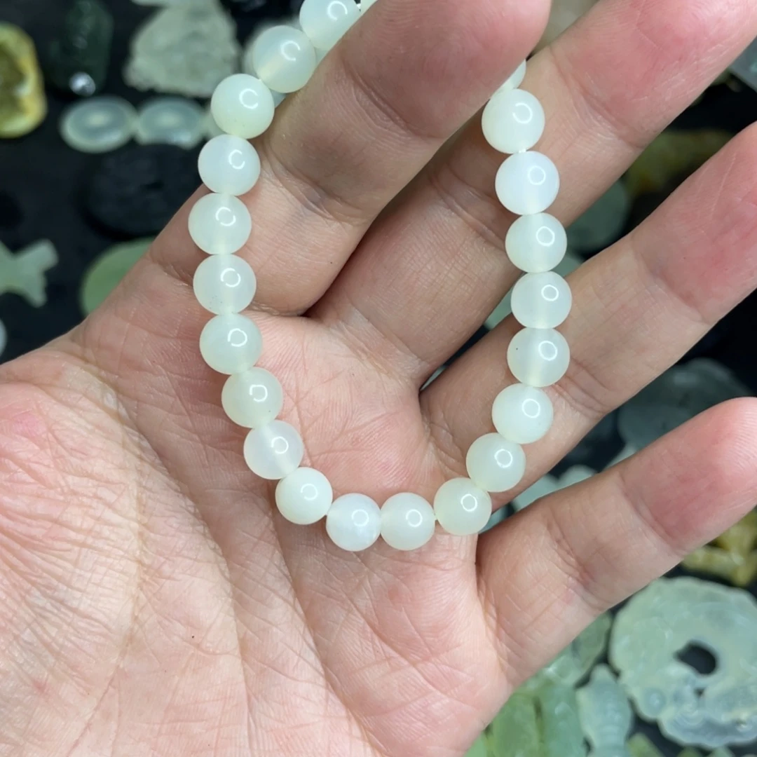 岫玉未镶嵌颈饰手串