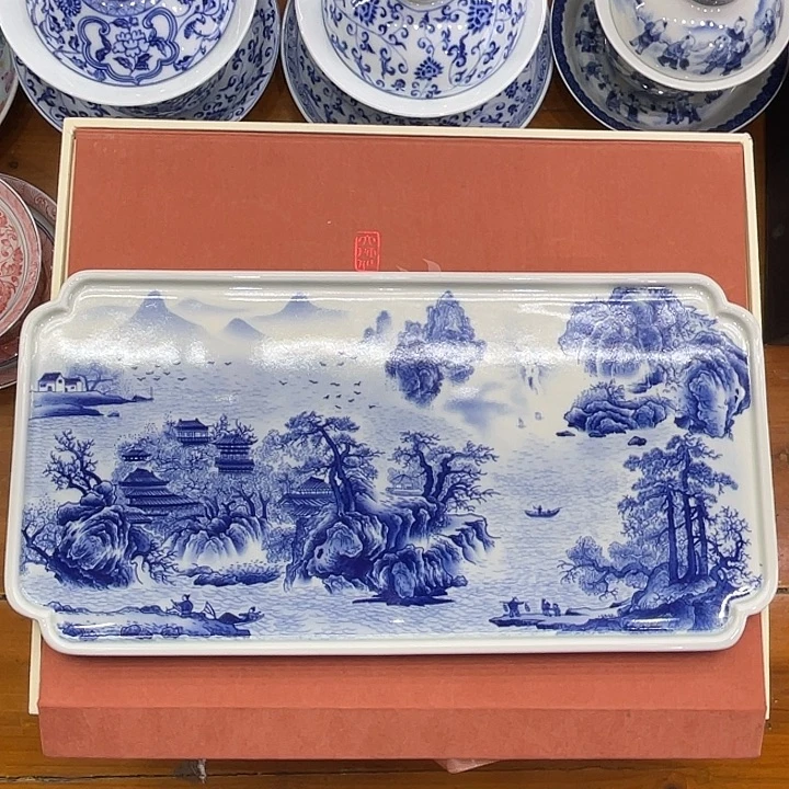 尤***仁青花春山图干泡台一个