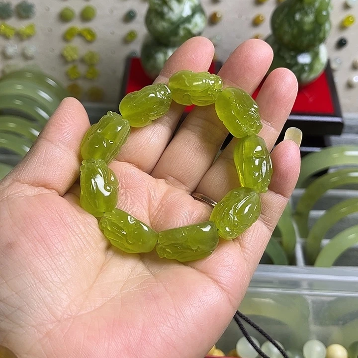 合金蛇纹石玉颈饰