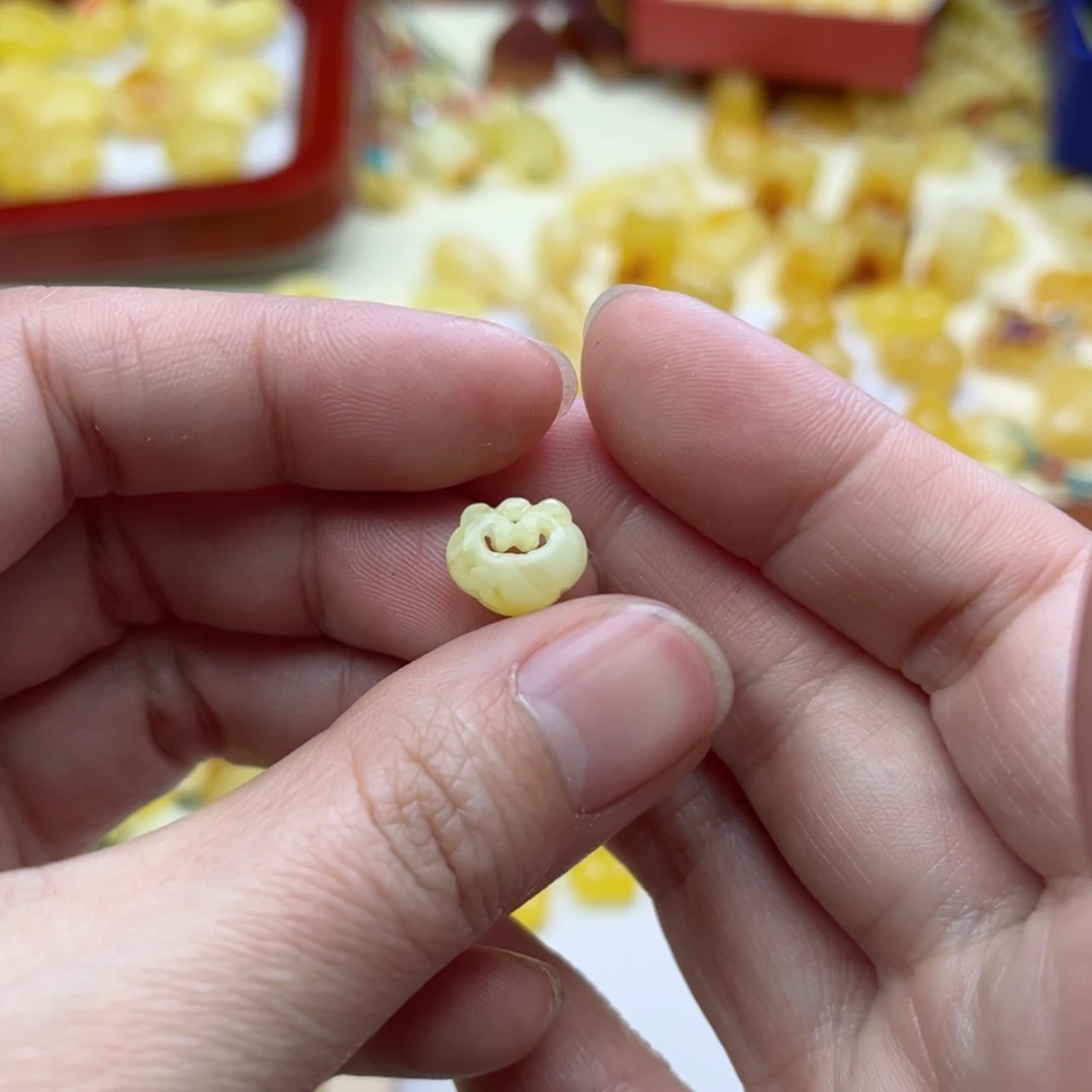 【闪购商品】蜜蜡裸石未镶嵌配饰