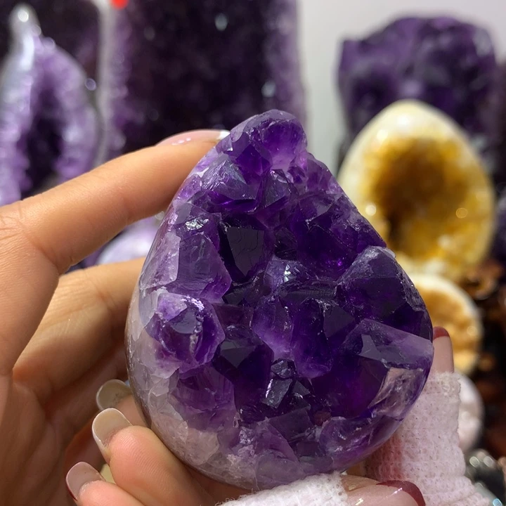 未镶嵌水晶大型摆件（非配饰）