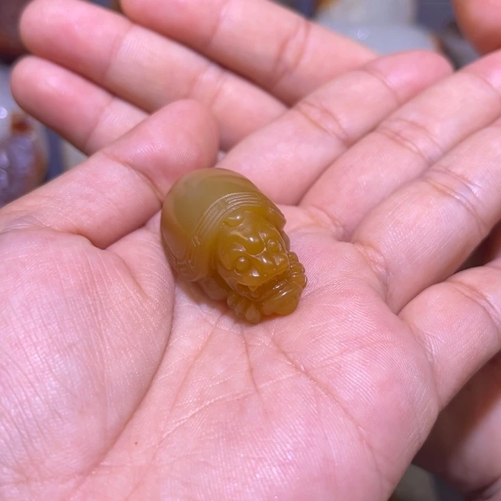 那***鑫和田玉未镶嵌颈饰