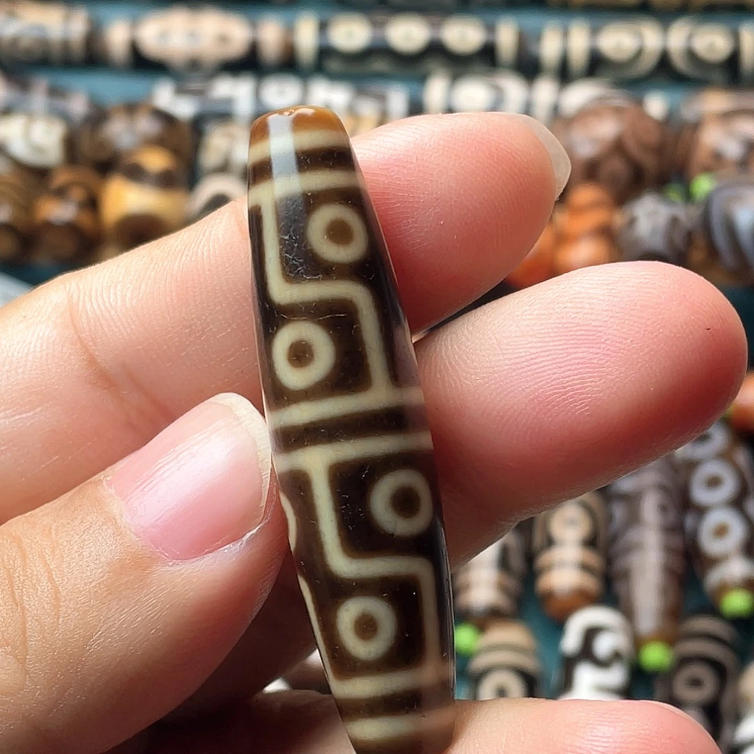 玛瑙/玉髓未镶嵌颈饰牙黄12眼