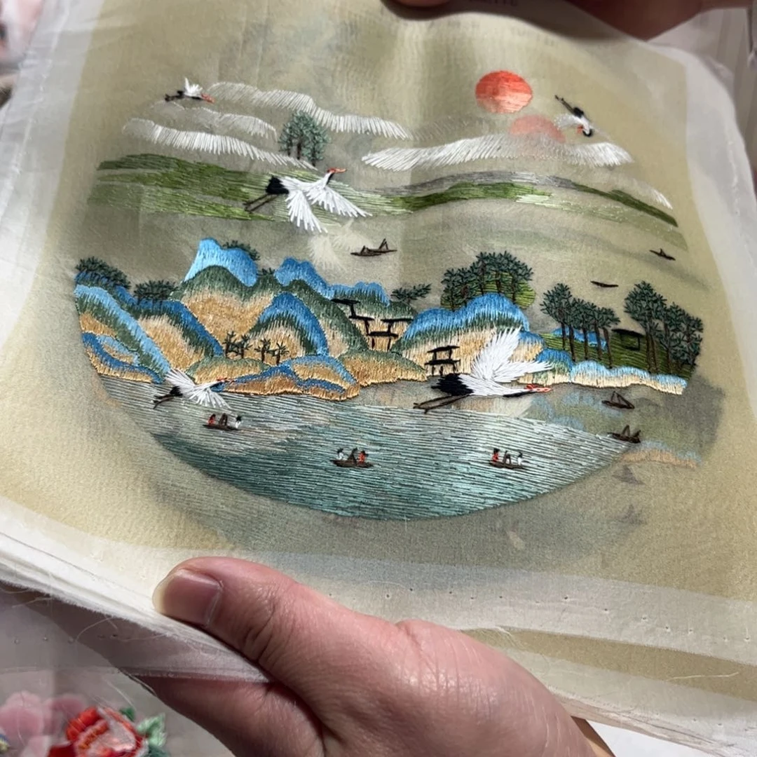 刺绣纯手工制作的一款