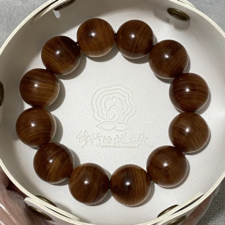 太行崖柏陈化料，2.0黑油料，J品品质，焦糖香，荧光好，油性好，密度高