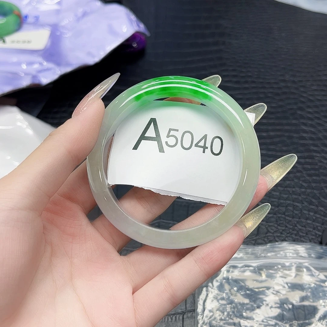 手饰翡翠未镶嵌默认微瑕