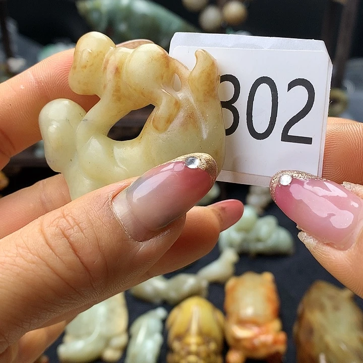 和田玉未镶嵌车挂