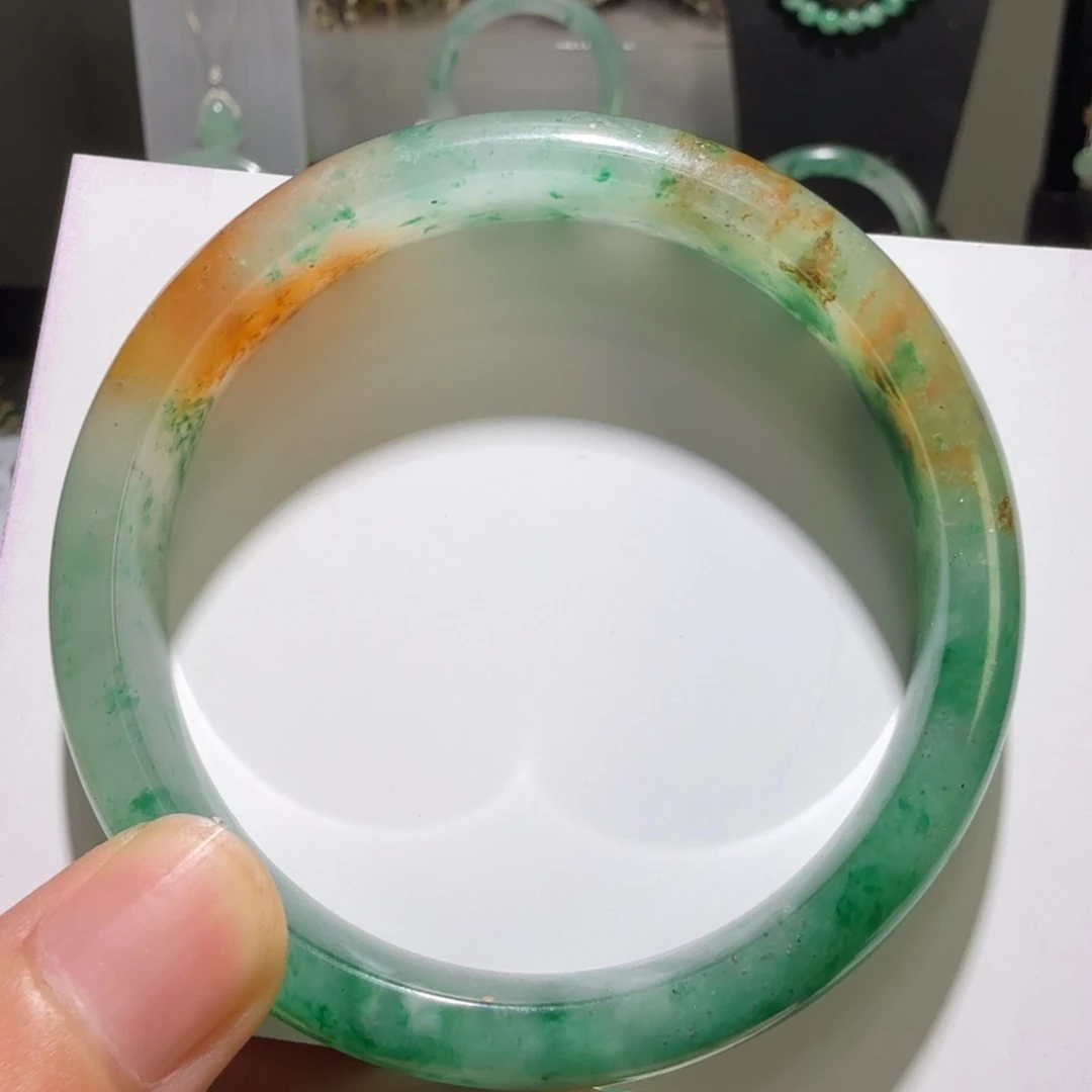 石英质玉（非洲翠）手镯未镶嵌