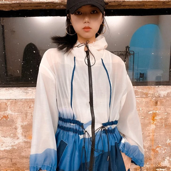 【走路带风】国潮水墨渐变个性防嗮风衣女19012212