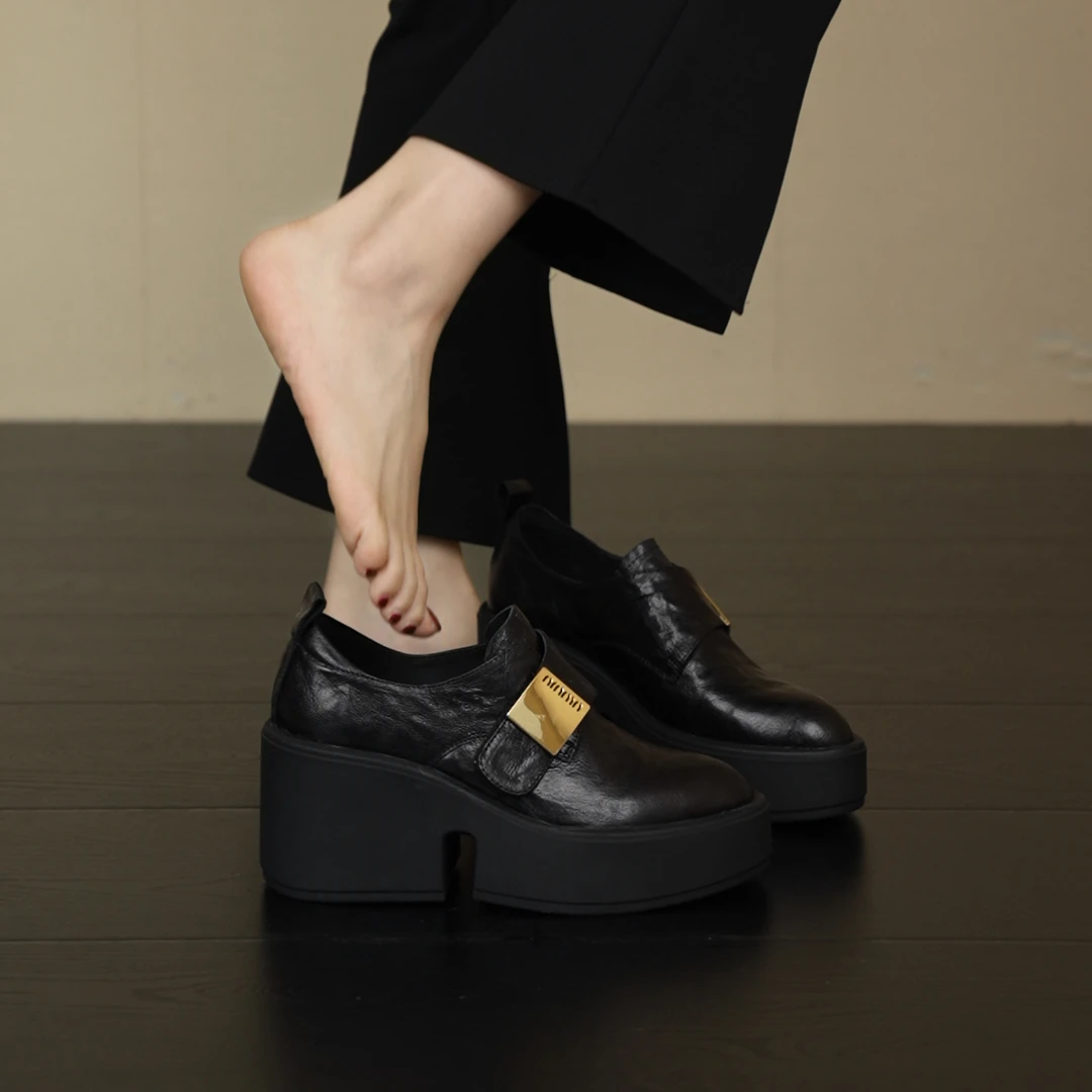 nnmiss•34-39/8.5cm坡跟小个子圆头金属方扣魔术贴复古气质单鞋