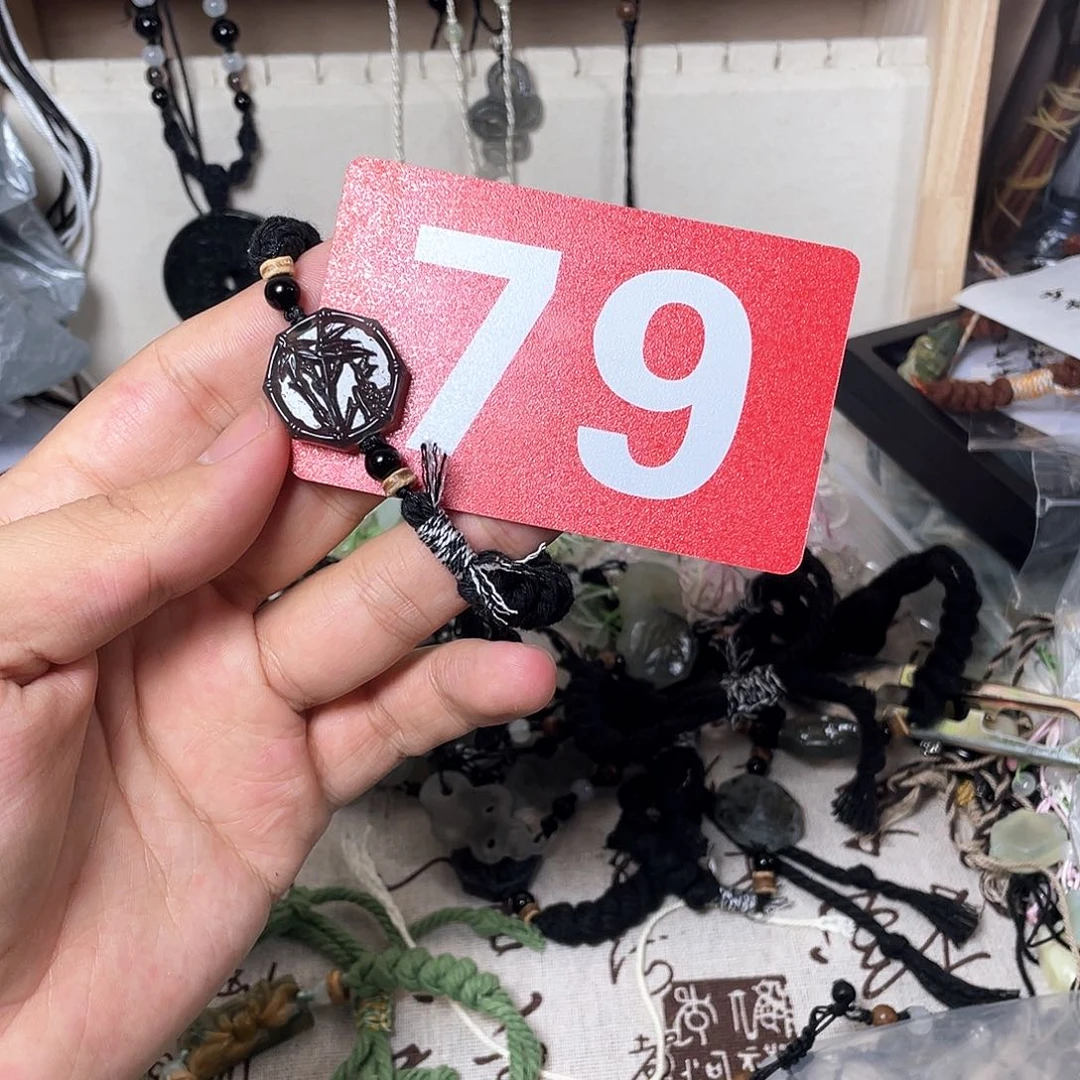 蛇纹石玉颈饰合金