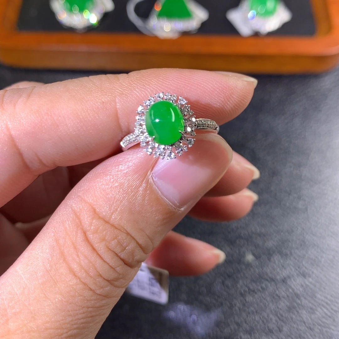 用***6翡翠18K金镶嵌戒指翡翠