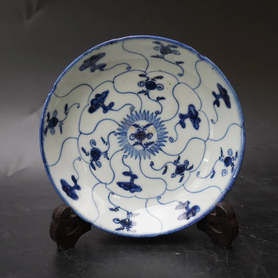 Lot.25090574-9清雍正青花灵芝纹盘 直径：约15.8cm
