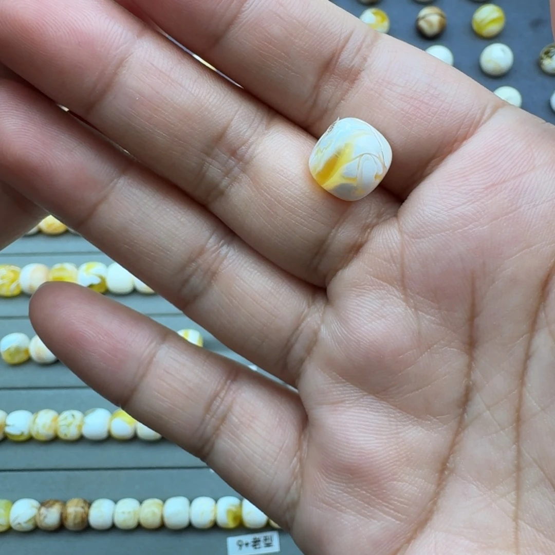 琥珀未镶嵌裸石11加老型