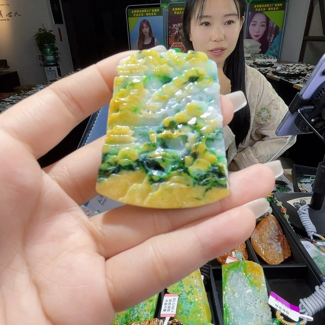 颈饰未镶嵌翡翠一