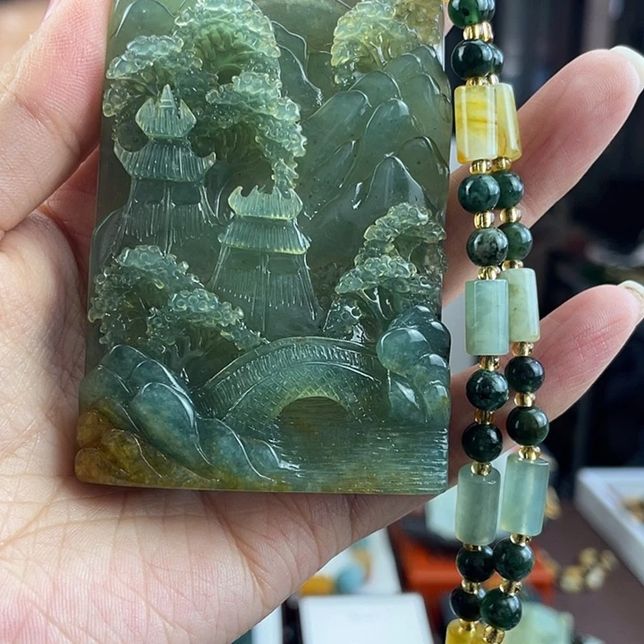 蛇纹石玉未镶嵌颈饰