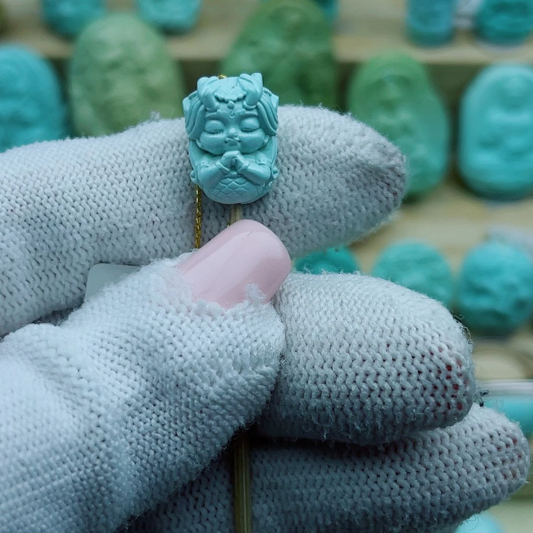 绿松石未镶嵌珠宝奇石