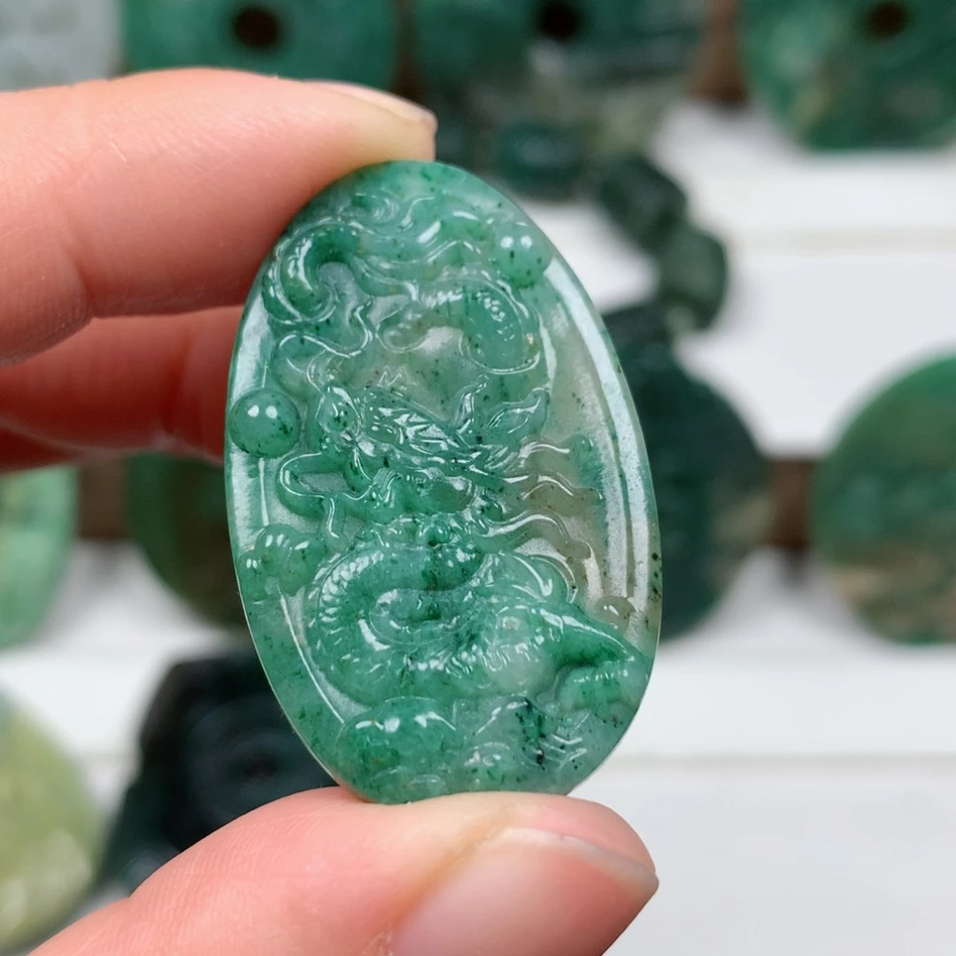 独山玉颈饰未镶嵌