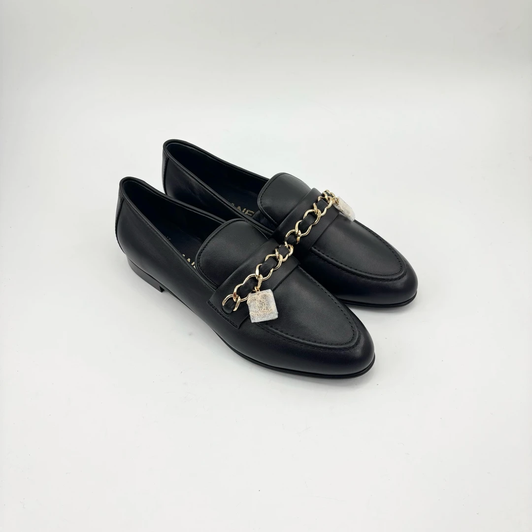 全新未使用 Chanel/香奈儿 37.5码/黑色经典串链英伦风乐福鞋/pp