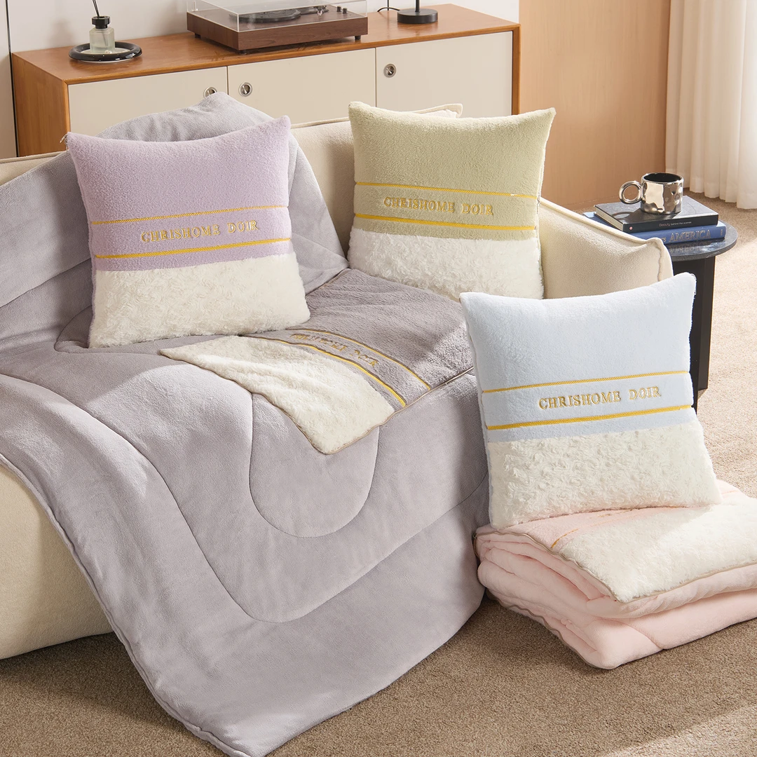 2025新款轻奢小香风抱枕被子两用冬季加厚车载折叠办公室午休抱枕