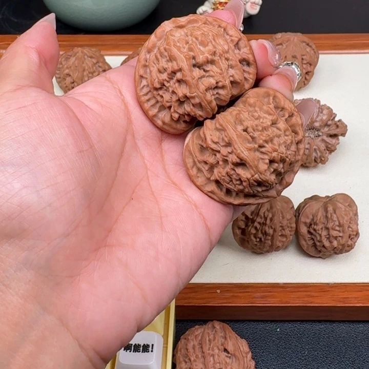 把件文玩核桃霸***了全品三角白44