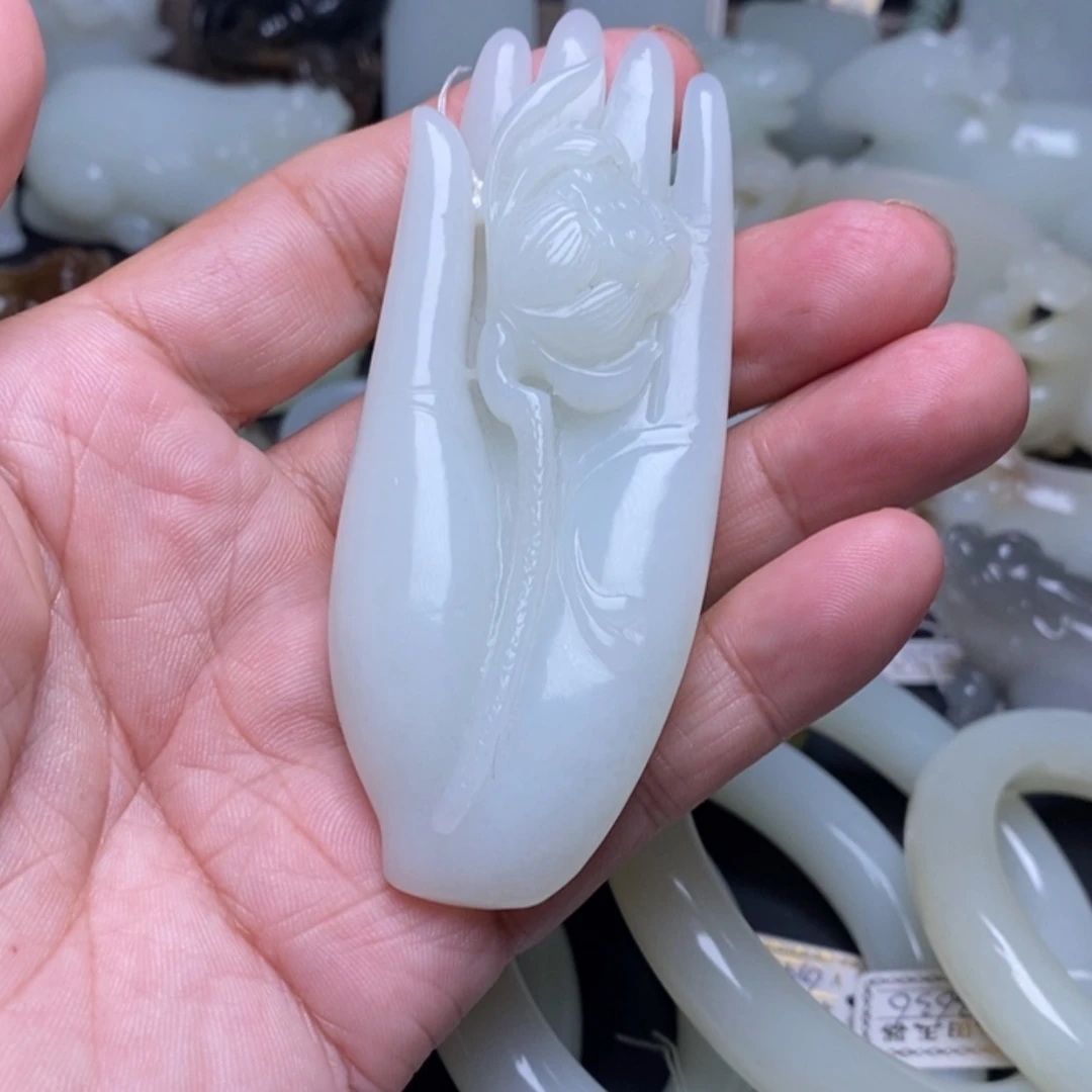 【闪购商品】颈饰未镶嵌和田玉开*堂