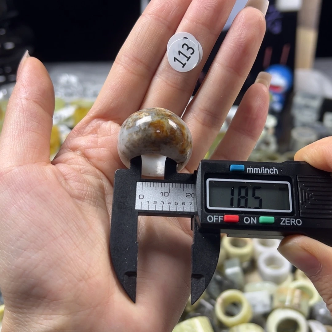 蛇纹石玉未镶嵌戒指