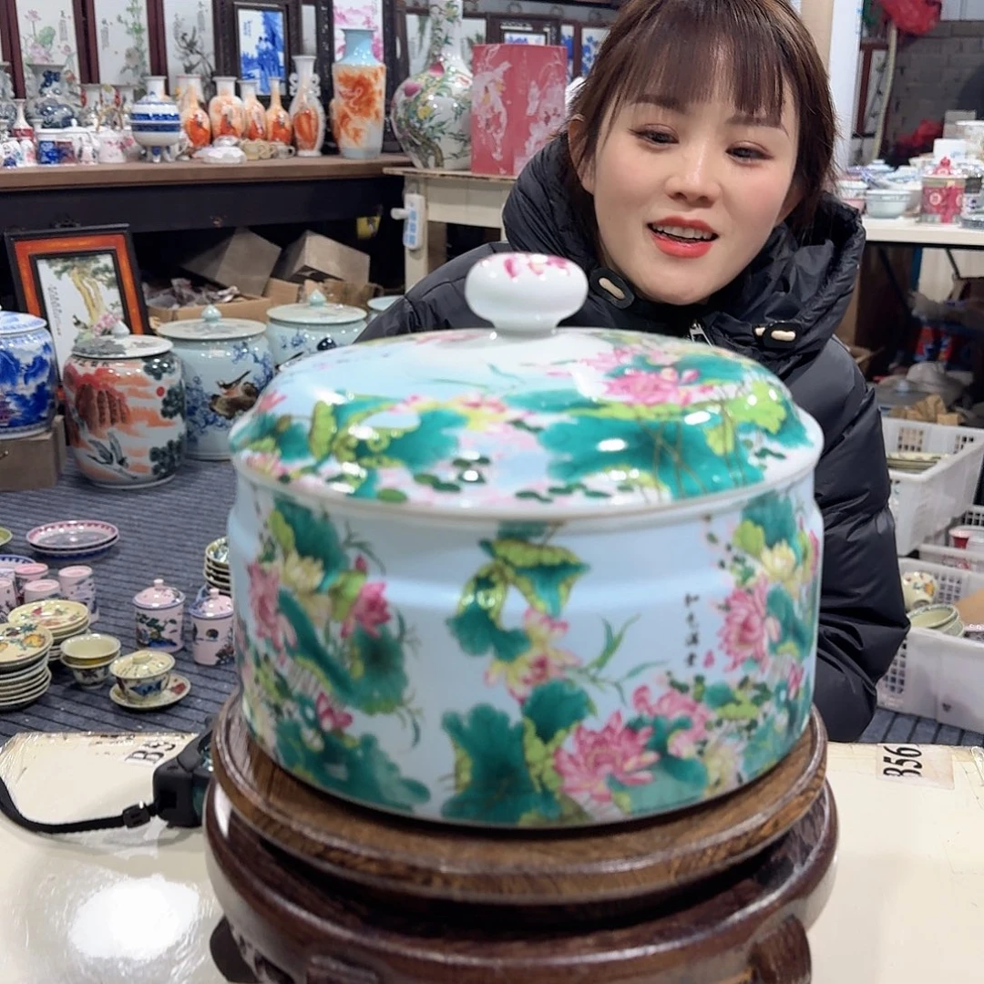 摆件瓷///////景德镇陶瓷瓷器。