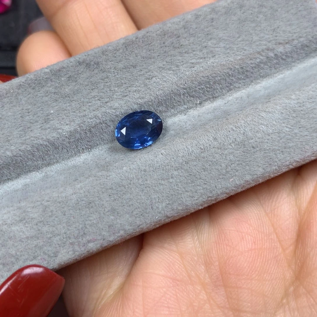 蓝宝石裸石未镶嵌无烧矢车菊1.42ct