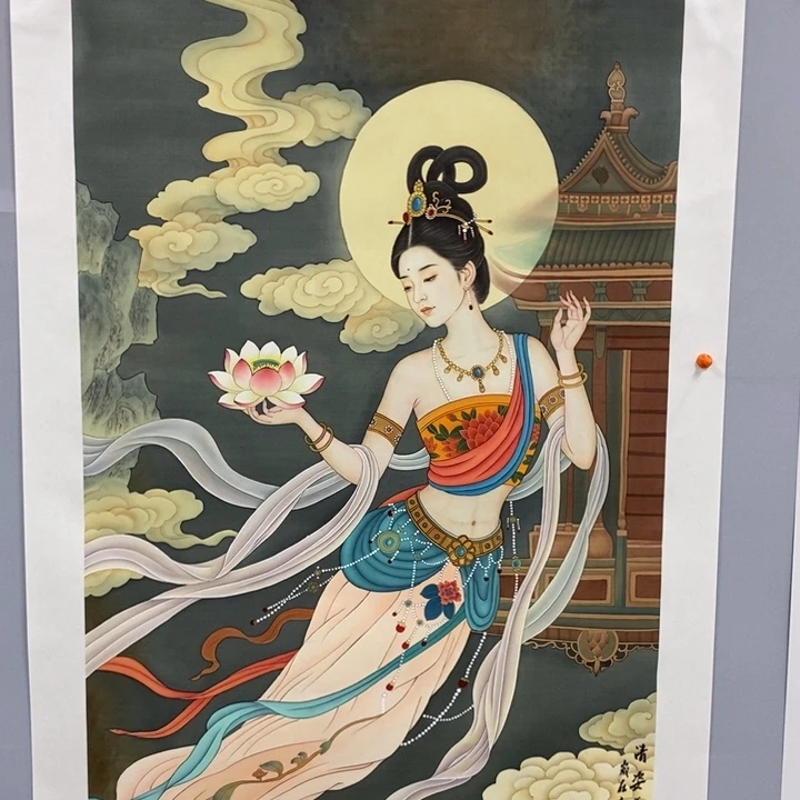 手绘作品等多种形式进行