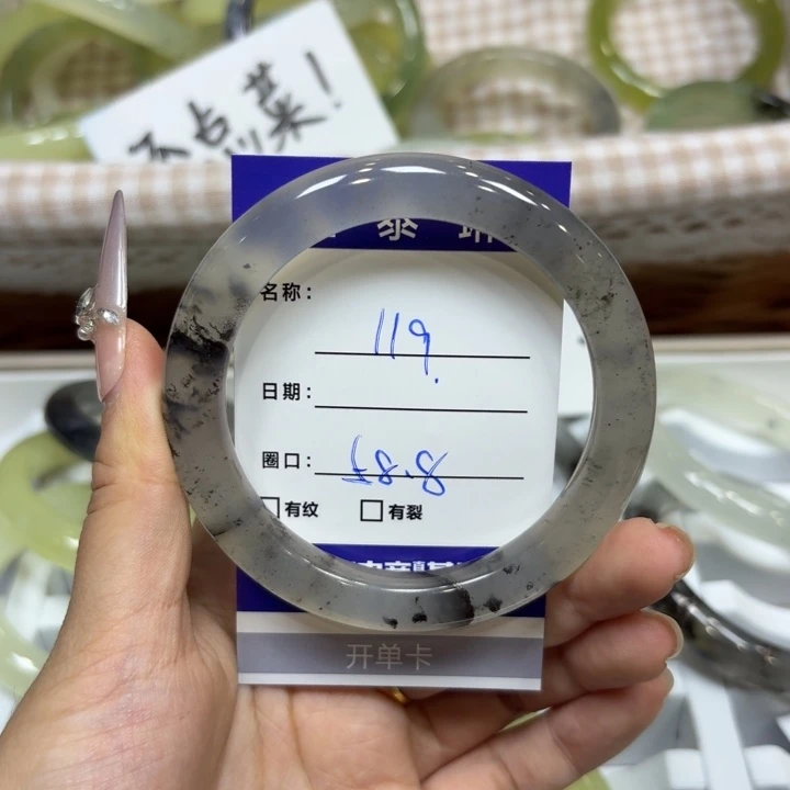 未镶嵌岫玉手镯天然
