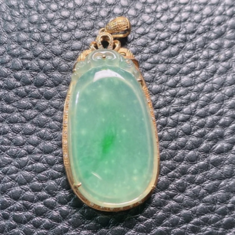 缅甸天然A货翡翠冰种起胶感福贝吊坠18K加南非真钻镶42*18.8*5.6