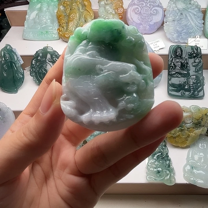 翡翠未镶嵌颈饰挂件