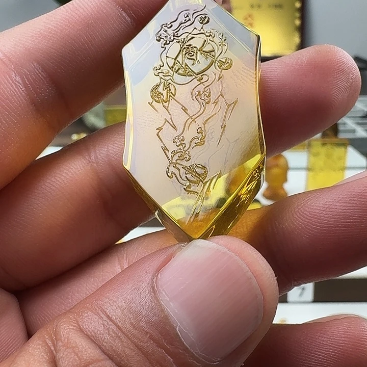 琥珀未镶嵌颈饰五雷