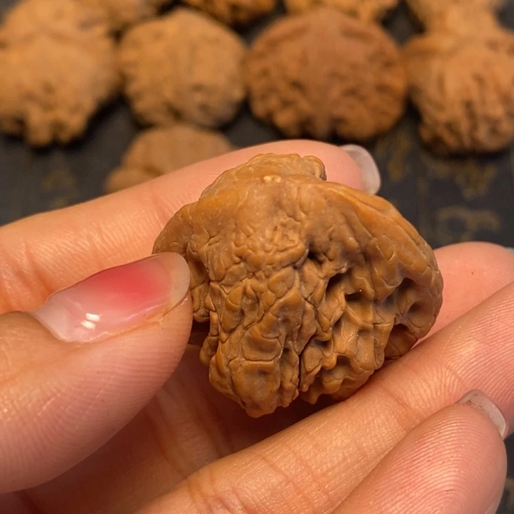 文玩核桃吊坠小****）文玩核桃异形单只