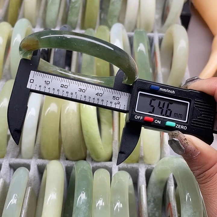 蛇纹石玉未镶嵌手镯141