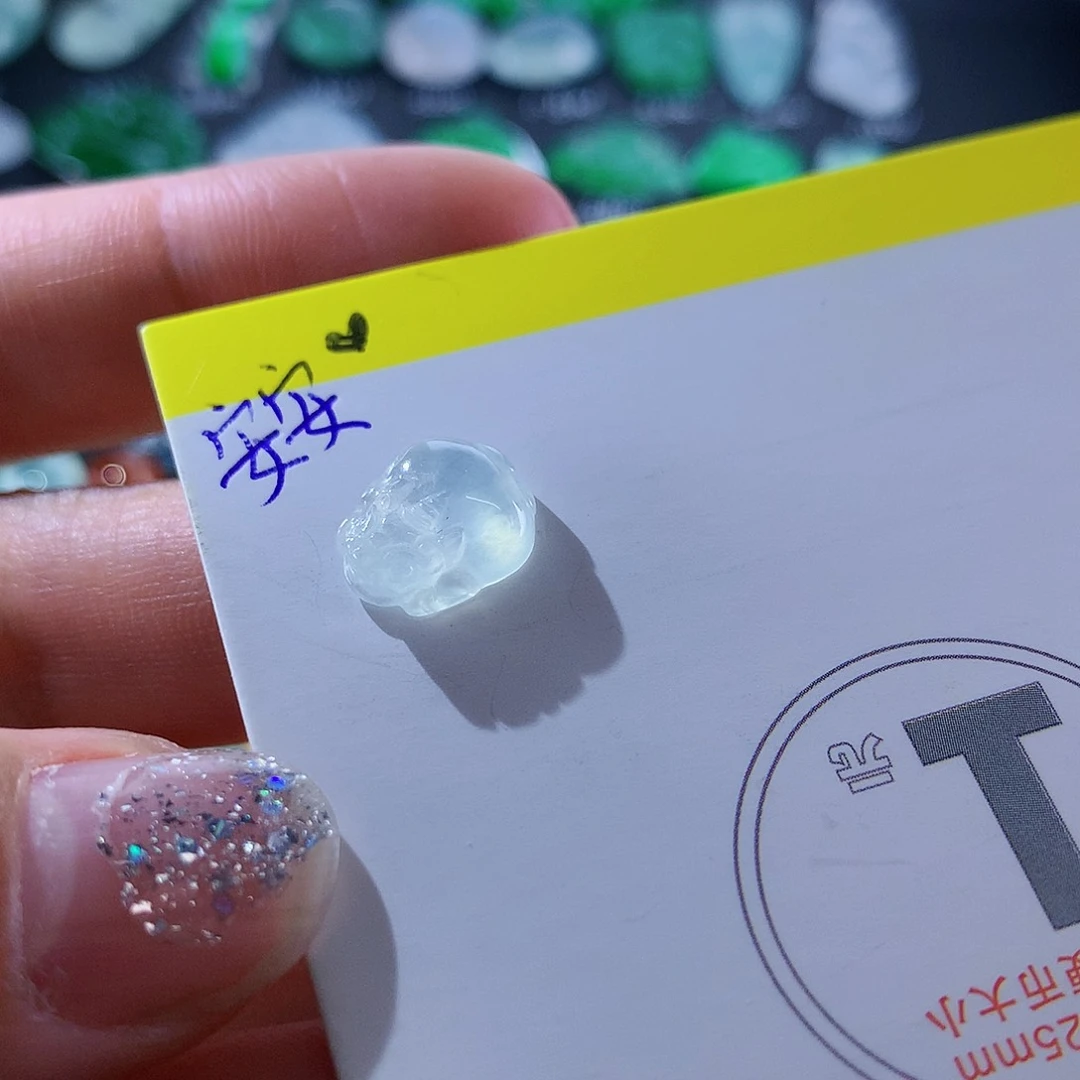 翡翠颈饰未镶嵌天然翡翠高冰金蟾