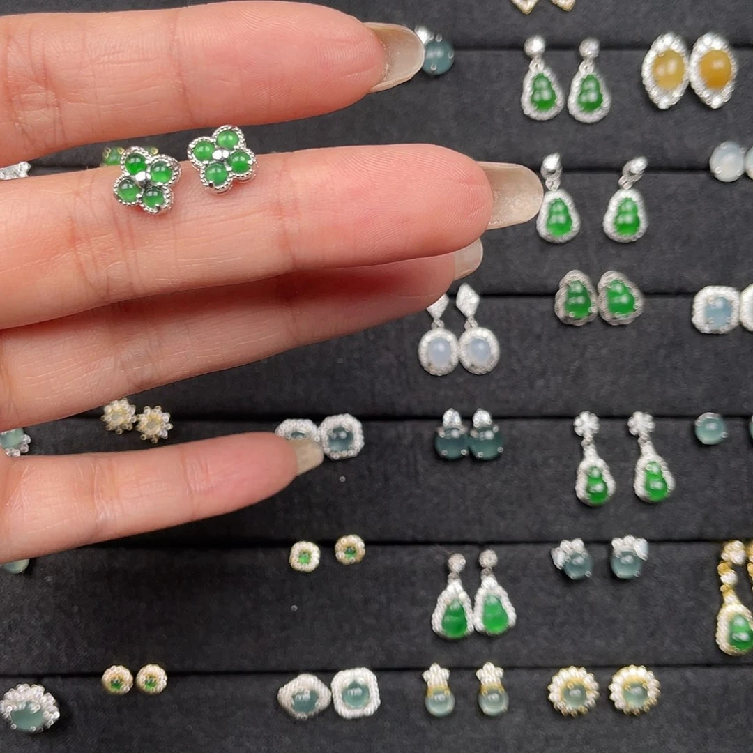 浅***笑翡翠银S925镶嵌耳饰0000