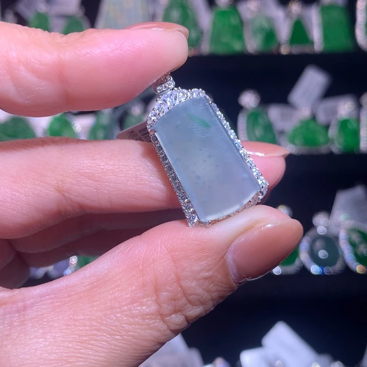【闪购商品】颈饰银S925镶嵌翡翠