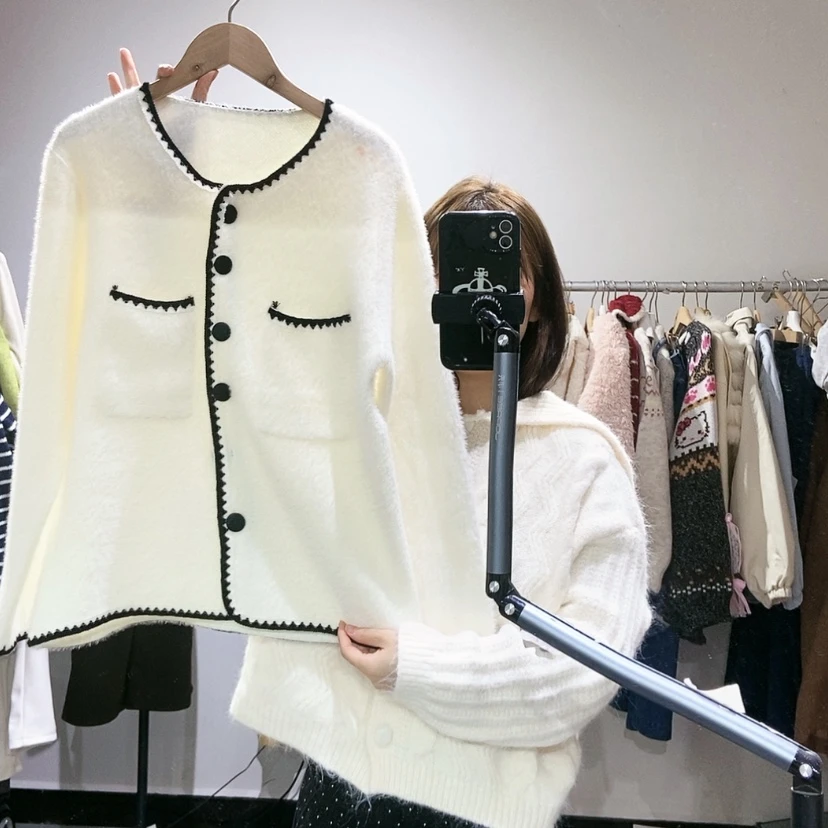 【闪购商品】米白开衫