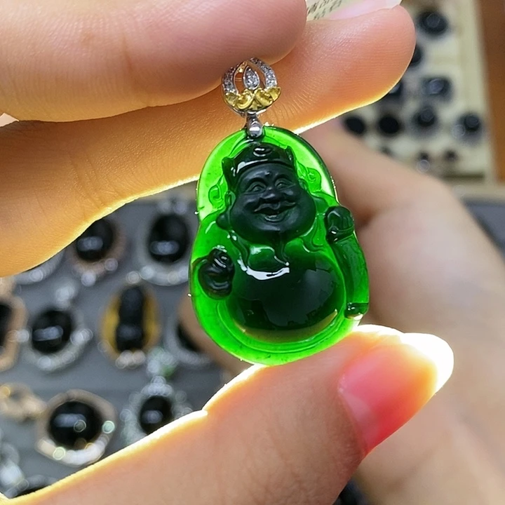 颈饰18K金镶嵌翡翠财神爷 木纳料 雪花棉