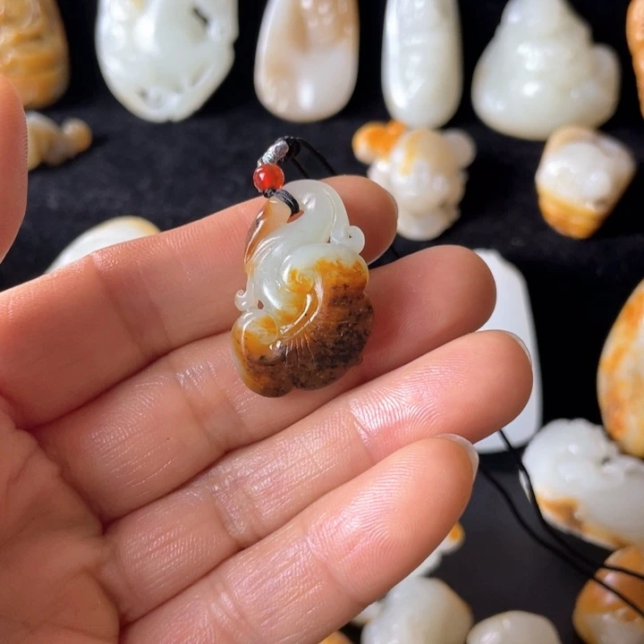 和田玉未镶嵌颈饰赵*