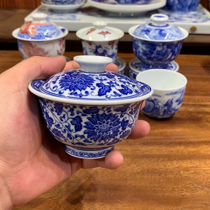假*脱晓月柴窑 缠枝盖碗 瑕疵