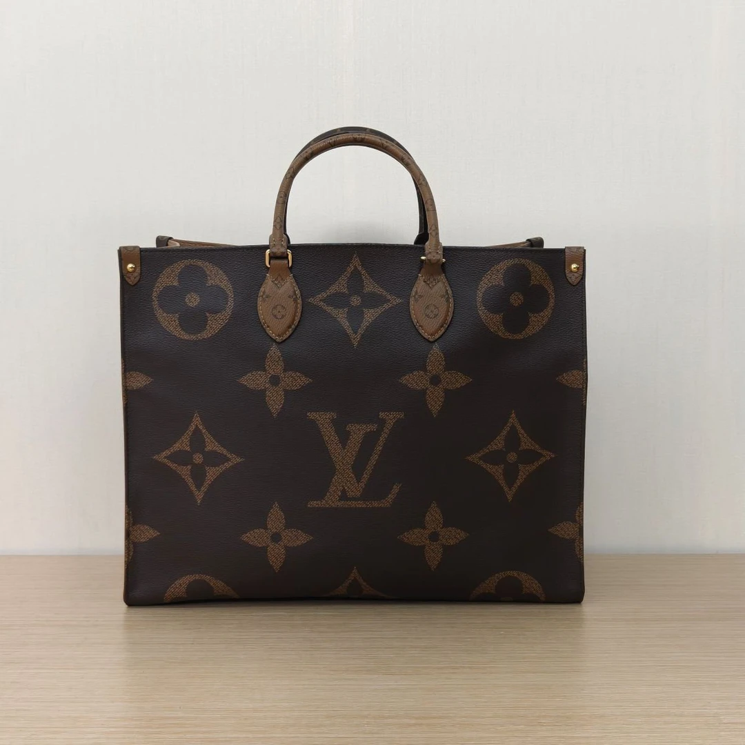 95新 LouisVuitton/路易威登 【小花黑黑】Onthego 金扣 芯片
